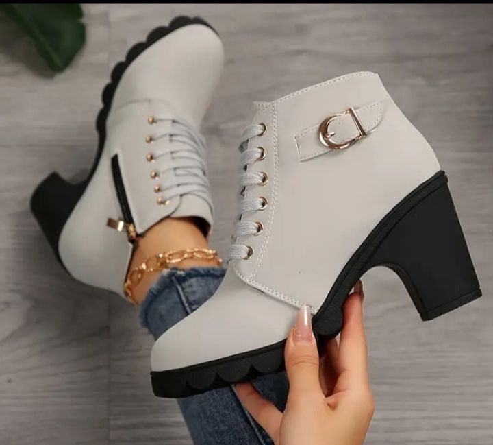 Womens Chunky Heel Short Boots_thumbnail_0